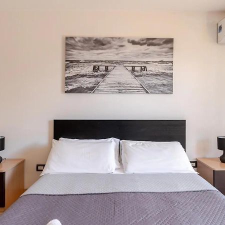 Garden Villa - Free Parking, Wi-Fi E Netflix Fiumicino Exterior photo