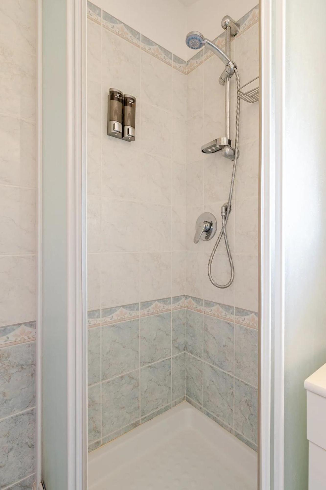 Garden Villa - Free Parking, Wi-Fi E Netflix Fiumicino Exterior photo